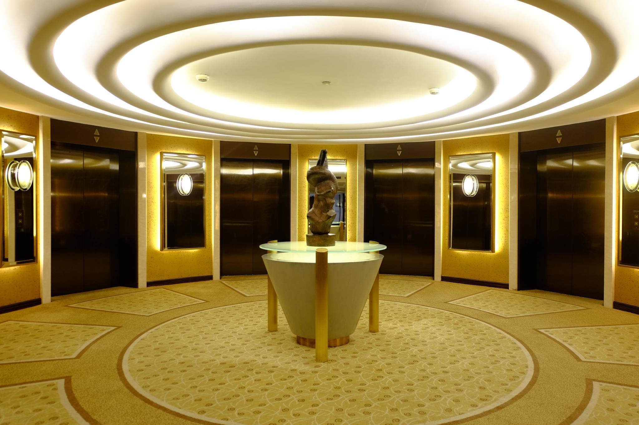 Hua Ting Hotel And Towers เซี่ยงไฮ้ ภายนอก รูปภาพ