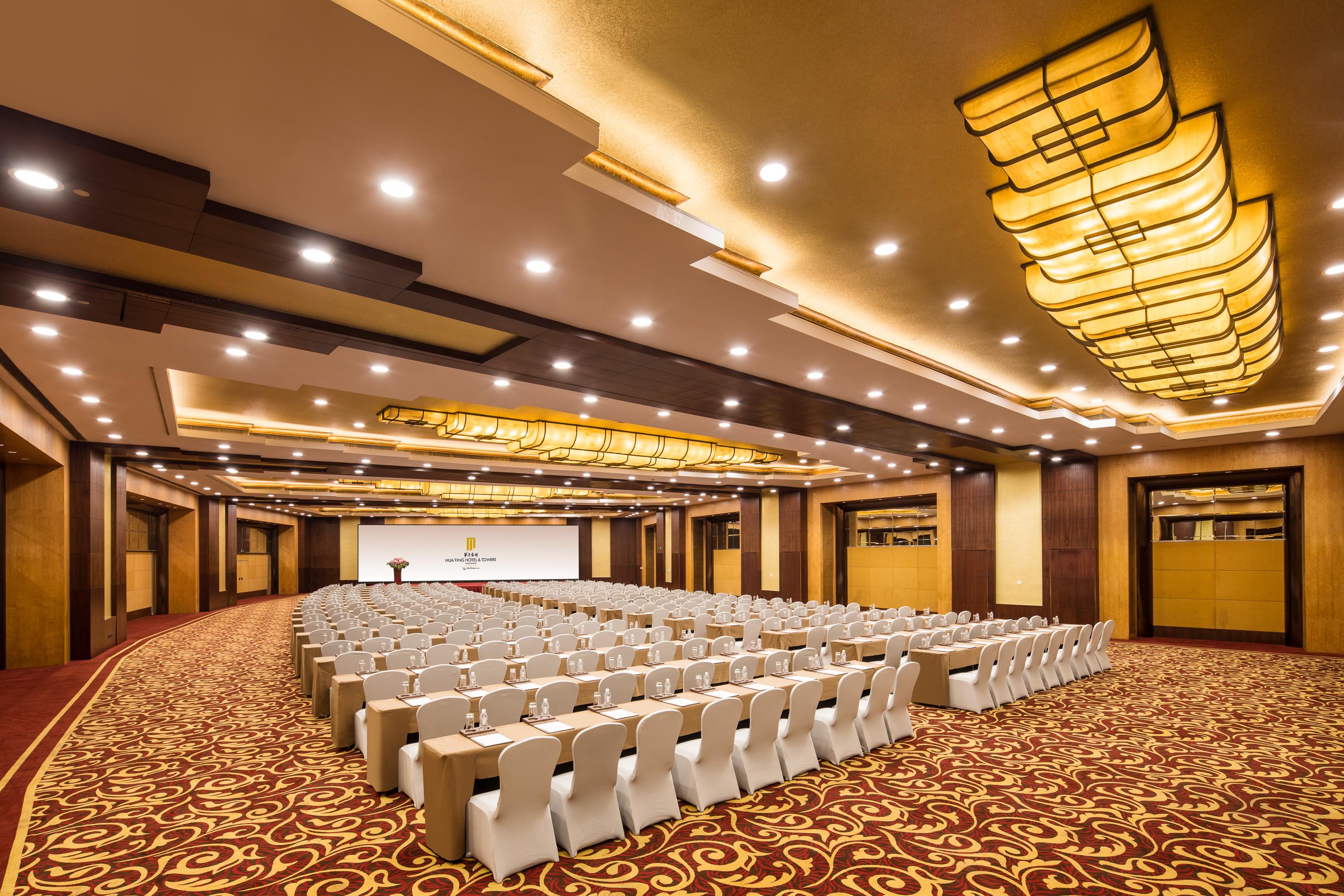 Hua Ting Hotel And Towers เซี่ยงไฮ้ ภายนอก รูปภาพ