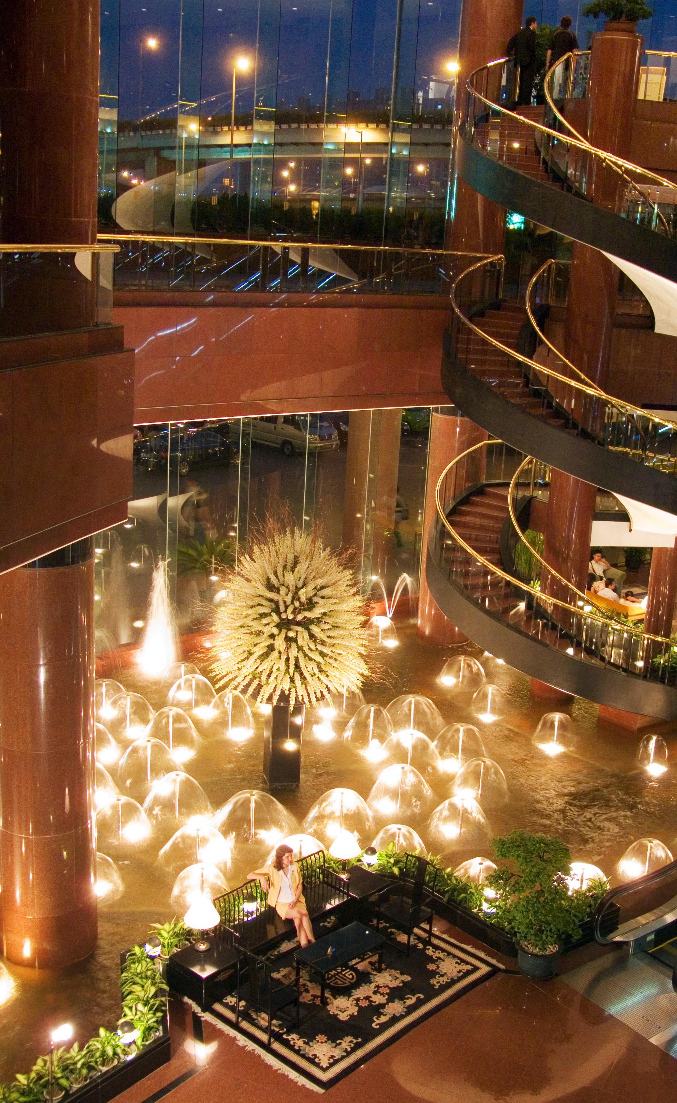 Hua Ting Hotel And Towers เซี่ยงไฮ้ ภายนอก รูปภาพ